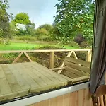Glamping River Hut Chalé St Mullins