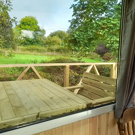 Glamping River Hut Chalet St Mullins
