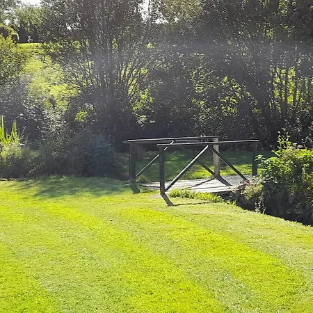 Alpesi faház Glamping River Hut