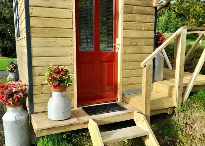 Alpesi faház Glamping River Hut *